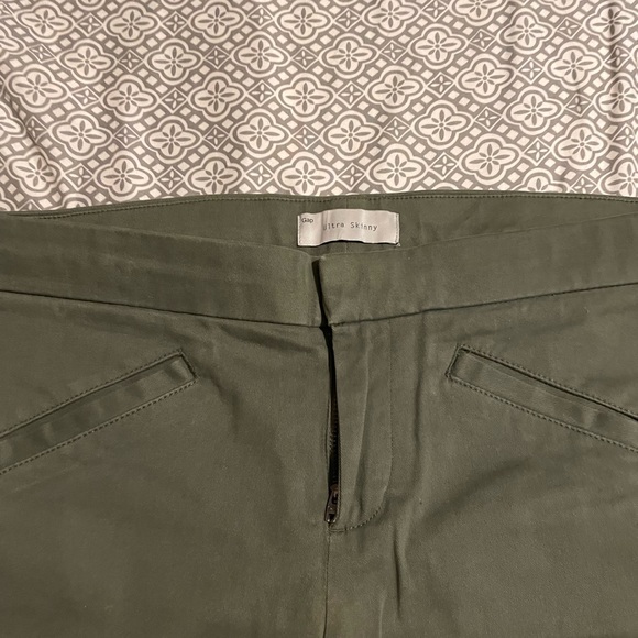 Gap ultra skinny olive green pants! - Picture 1 of 4